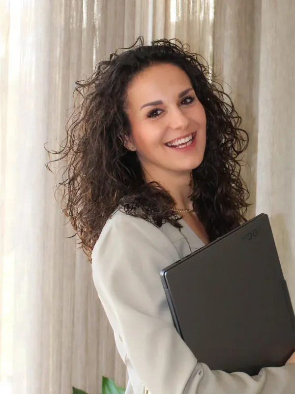 Mariëlle van Mariellevanbussel.nl met laptop