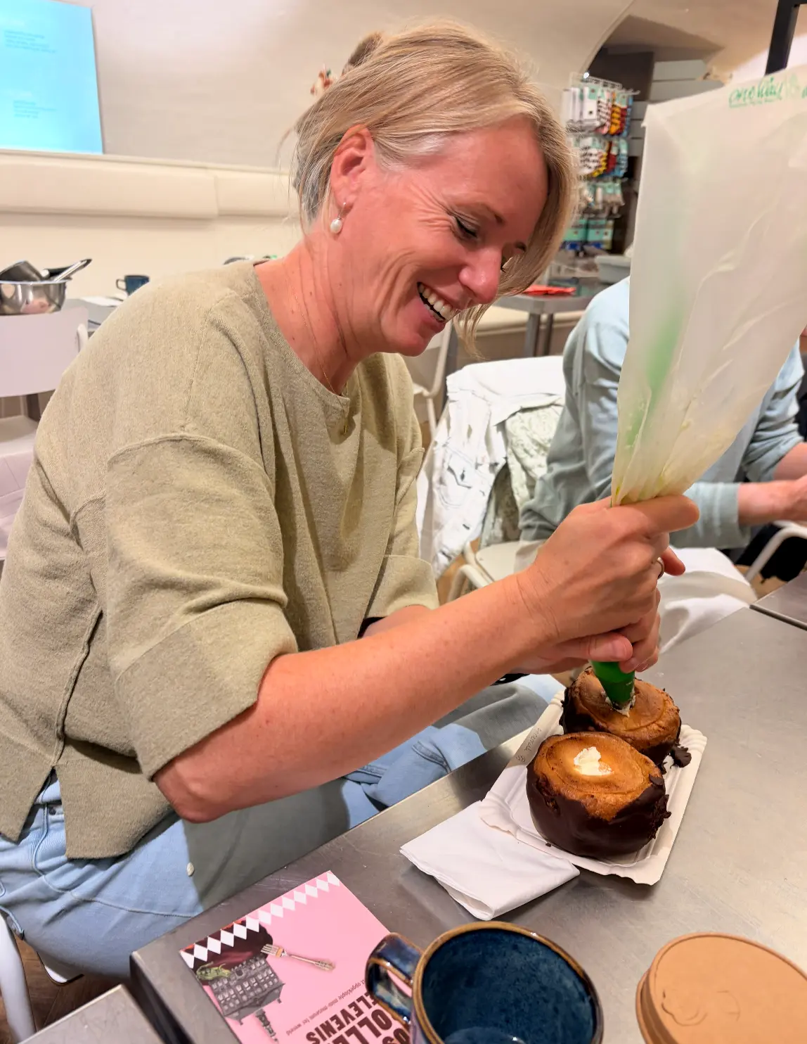 Room wordt gespoten op de Bossche bollen