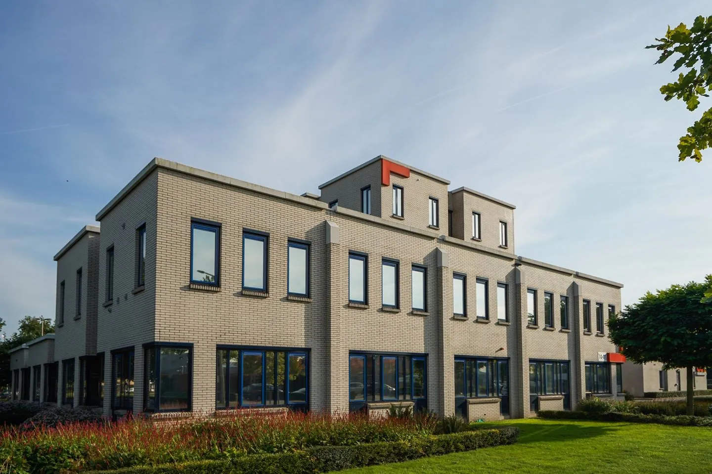Kantoorpand aan het Kerkenbos in Nijmegen